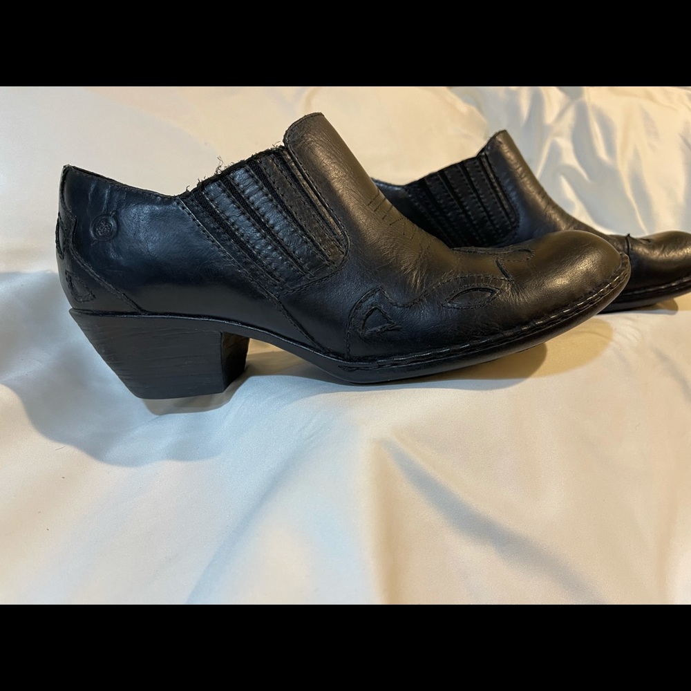 Women’s Born Black Leather Western Ankle Bootie- style Amibeth.